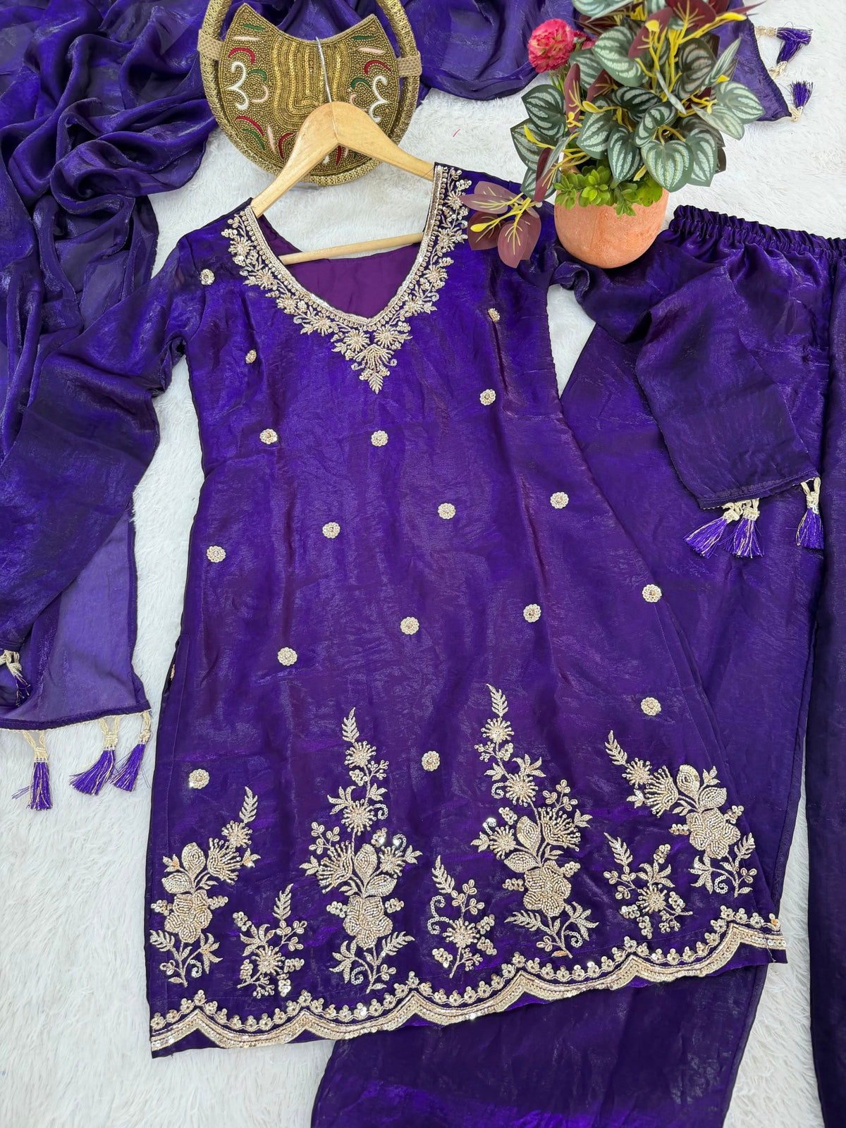 Paratpartara Collection